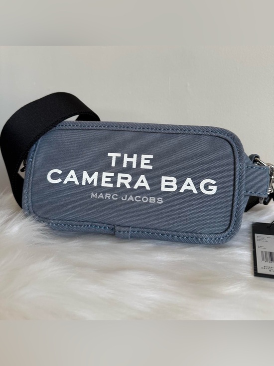 Marc Jacobs Handbags - Marc Jacobs the camera bag